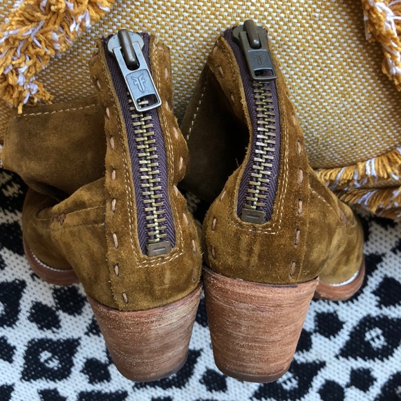 FRYE Women's Leslie Artisan Short Boot (sz 9.5) - Picture 7 of 7